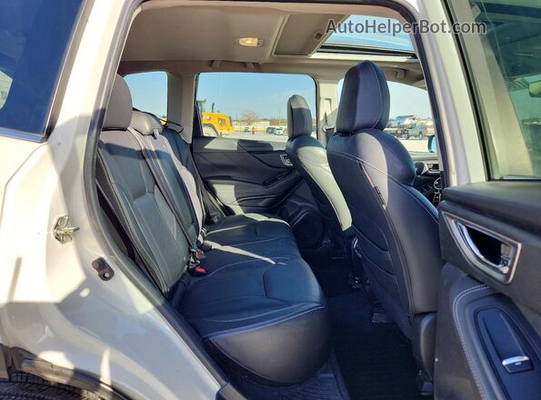 JF2SKAWCXKH473405 2019 SUBARU FORESTER White Widok tylnych siedzeń