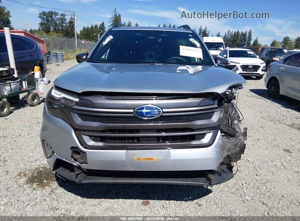 JF2SLDBC8SH521097 2025 SUBARU FORESTER Silver Вид задньої частини салону