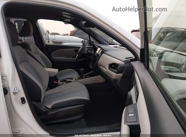 JF2SLDDC6SH588584 2025 SUBARU FORESTER White წინა სალონის ხედი