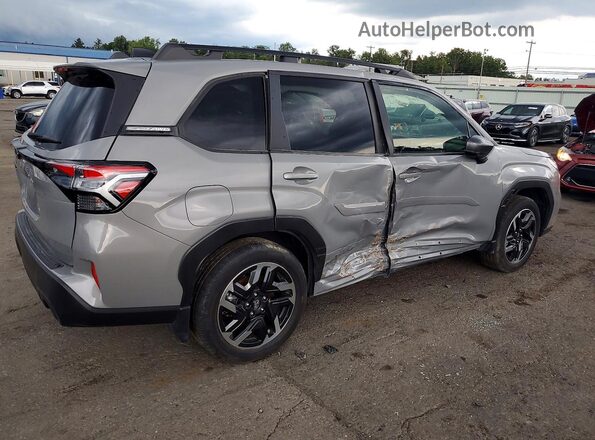JF2SLDNC8SH565340 2025 SUBARU FORESTER Silver Trasero derecho