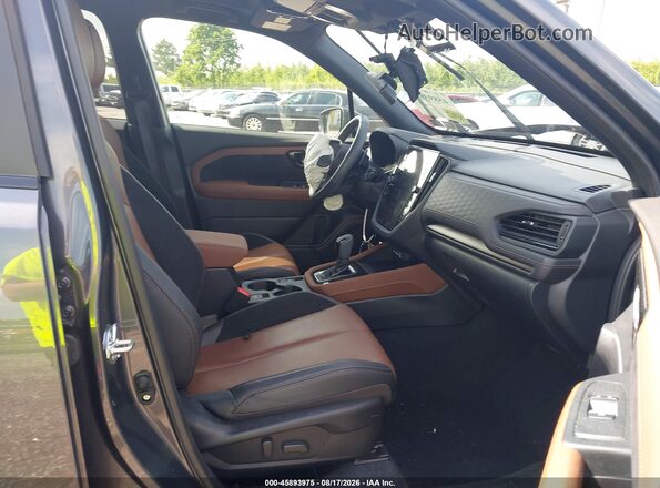 JF2SLDTC2SH567121 2025 SUBARU FORESTER Gray Front interior view
