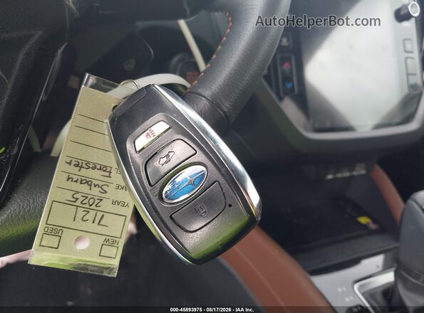 JF2SLDTC2SH567121 2025 SUBARU FORESTER Gray Dashboard view