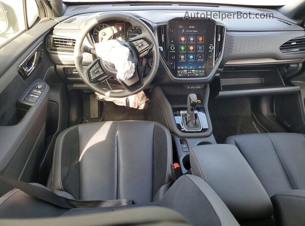 JF2SLDTC3SH448140 2025 SUBARU FORESTER Silver Առջևի վահանակի տեսք