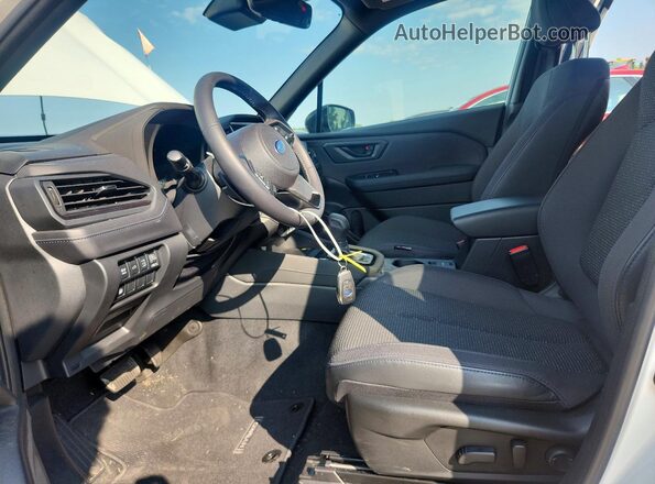 JF2SLSED3SH409624 2025 SUBARU FORESTER White Вид салону спереду
