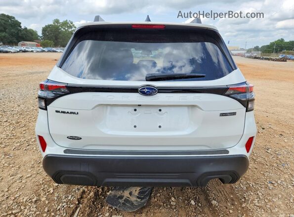 JF2SLSED5SH440051 2025 SUBARU FORESTER White Հետևի տեսք