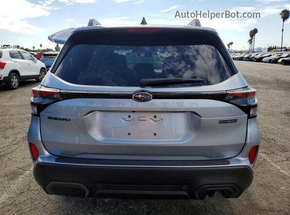 JF2SLSRD1SH443362 2025 SUBARU FORESTER Silver Vista trasera