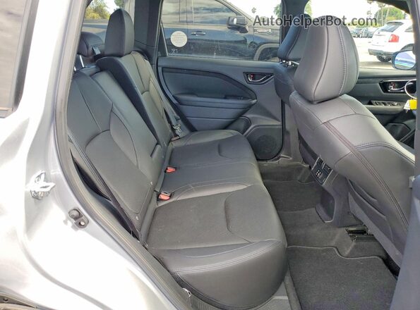 JF2SLSRD1SH443362 2025 SUBARU FORESTER Silver Vista interior trasera