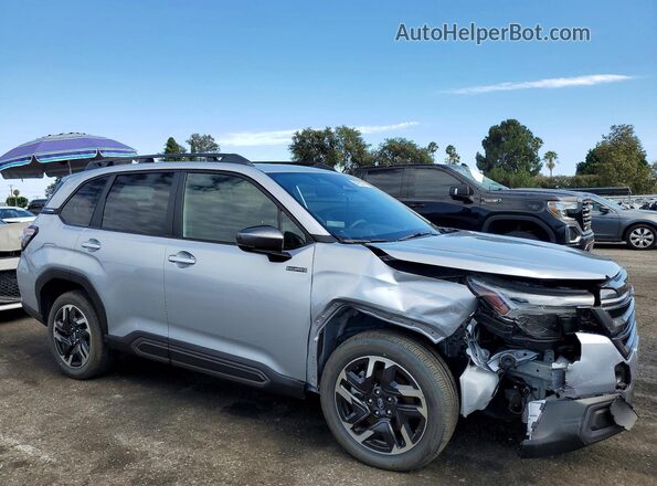 JF2SLSRD1SH443362 2025 SUBARU FORESTER Silver Delantero derecho