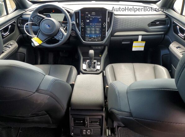 JF2SLSRD1SH443362 2025 SUBARU FORESTER Silver Vista del salpicadero
