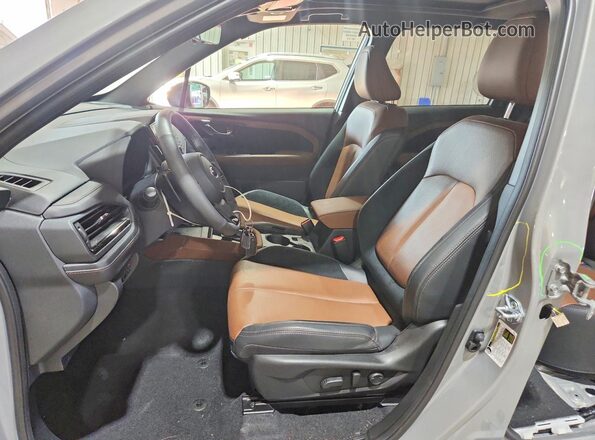 JF2SLSTD8SH415177 2025 SUBARU FORESTER Gray Vista interior delantera