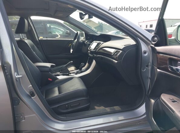 JHMCR6F76HC016528 2017 HONDA ACCORD Silver Vista interior delantera