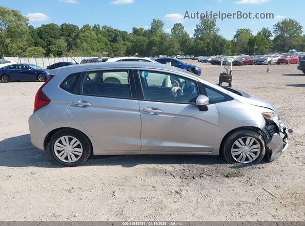 JHMGK5H59HS005010 2017 HONDA FIT Silver Widok wnętrza z tyłu