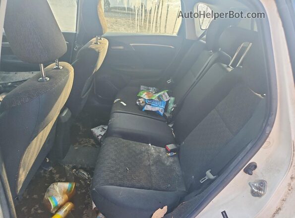 JHMGK5H5XGX032606 2016 HONDA FIT White Widok tylnych siedzeń
