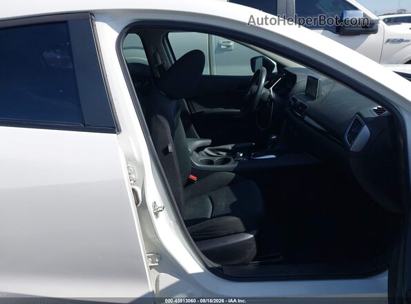 JM1BM1J73G1334039 2016 MAZDA 3 Белый Вид салона спереди