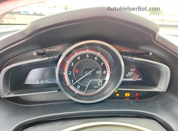 JM1BM1W35G1290700 2016 MAZDA 3 Red Vista del cuadro de instrumentos