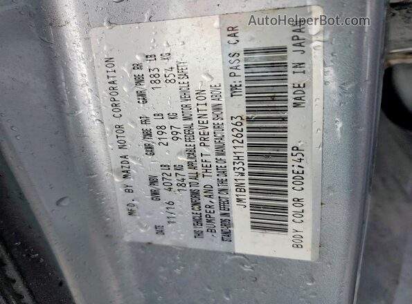 JM1BN1W33H1126263 2017 MAZDA 3 Silver ძრავის განყოფილების ხედი