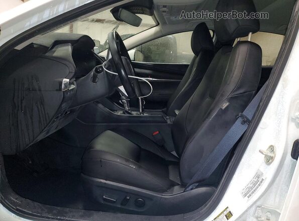 JM1BPACM3S1758467 2025 MAZDA 3 White Front interior view