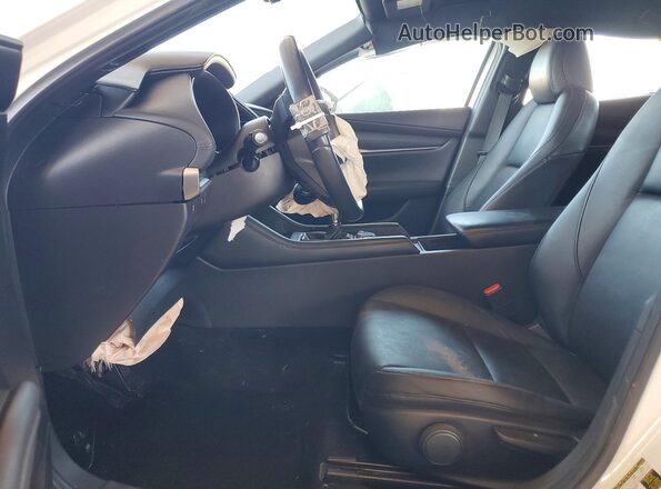 JM1BPAKLXM1336997 2021 MAZDA 3 White Սալոնի դիմացի տեսք