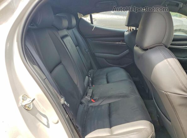 JM1BPAKLXT1857586 2026 MAZDA 3 Gray Vista de los asientos traseros