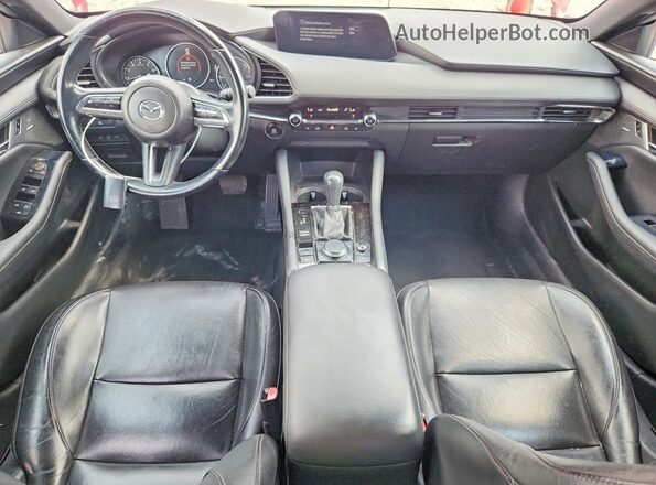 JM1BPAML7M1338834 2021 MAZDA 3 Красный Вид панели приборов