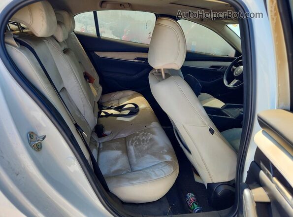 JM1BPBEY5M1316668 2021 MAZDA 3 White Rear seats view