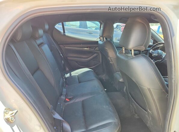 JM1BPBJM2K1125189 2019 MAZDA 3 White Vista de los asientos traseros
