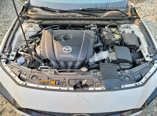 JM1BPBML1M1401674 2021 MAZDA 3 White Вид задньої частини салону