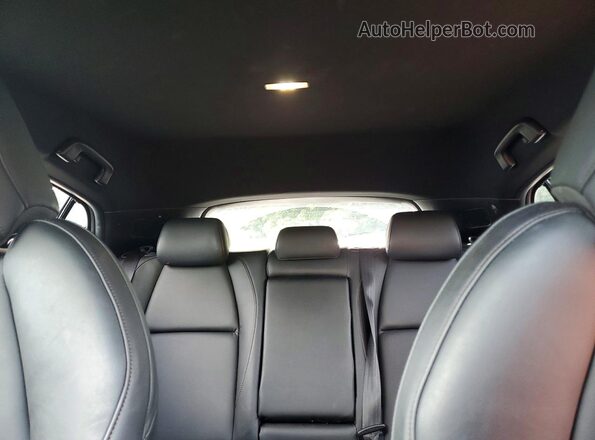 JM1BPBMMXL1159362 2020 MAZDA 3 White Vista de los asientos traseros