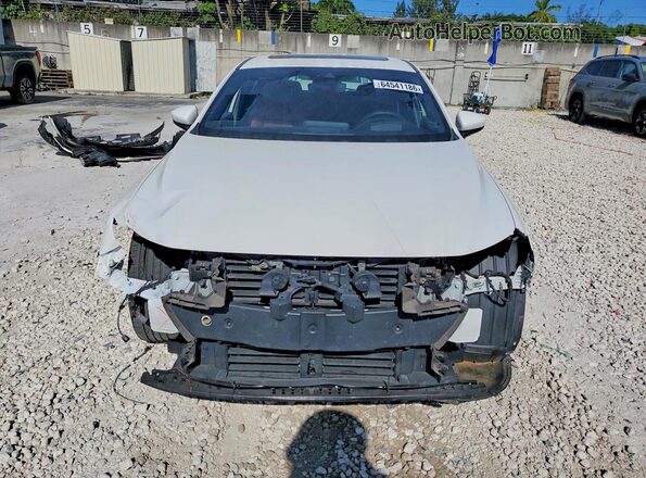 JM1BPBNM3K1124207 2019 MAZDA 3 Белый Вид спереди