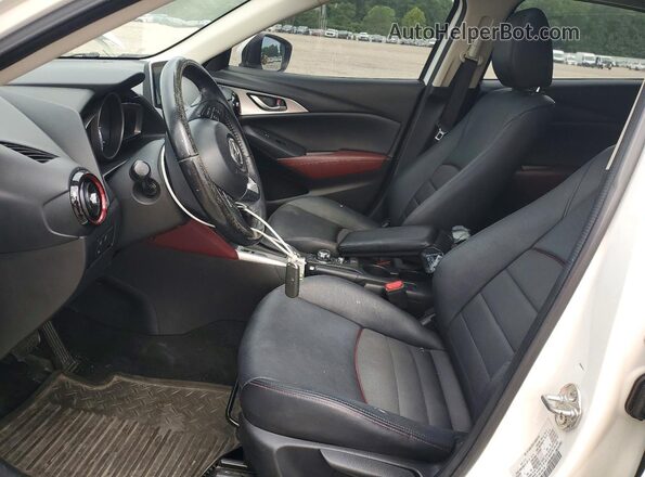 JM1DKBC75G0108687 2016 MAZDA CX-3 White Front interior view