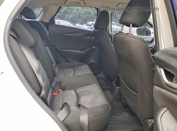 JM1DKDB72H0150233 2017 MAZDA CX-3 Silver Widok tylnych siedzeń