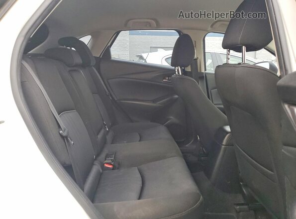 JM1DKDB72K0443668 2019 MAZDA CX-3 White Widok tylnych siedzeń