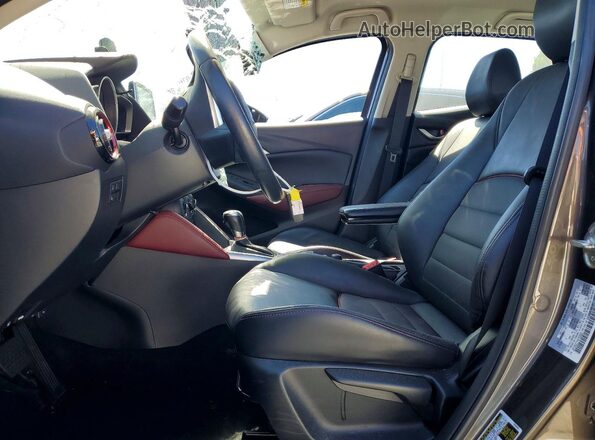 JM1DKDC71H0150562 2017 MAZDA CX-3 Gray Вид салону спереду