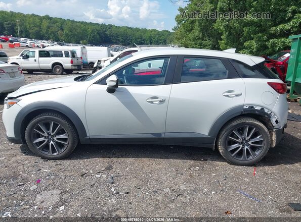 JM1DKDC76J0321702 2018 MAZDA CX-3 White 360 interior view