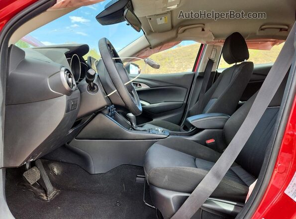 JM1DKFB76K1459085 2019 MAZDA CX-3 Red წინა სალონის ხედი