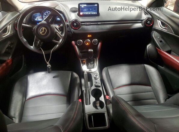 JM1DKFC73J1324319 2018 MAZDA CX-3 Красный Вид панели приборов