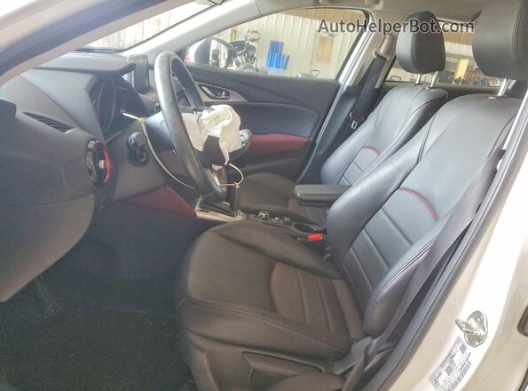 JM1DKFC75H0166601 2017 MAZDA CX-3 White Vista interior delantera