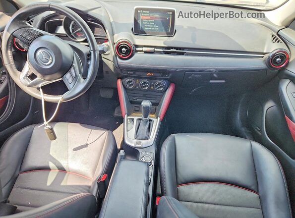 JM1DKFC79H0176192 2017 MAZDA CX-3 Серый Вид панели приборов