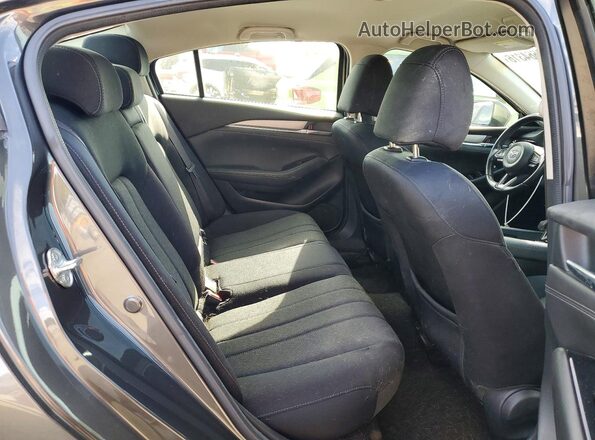 JM1GL1UM3J1303391 2018 MAZDA 6 Gray Widok tylnych siedzeń