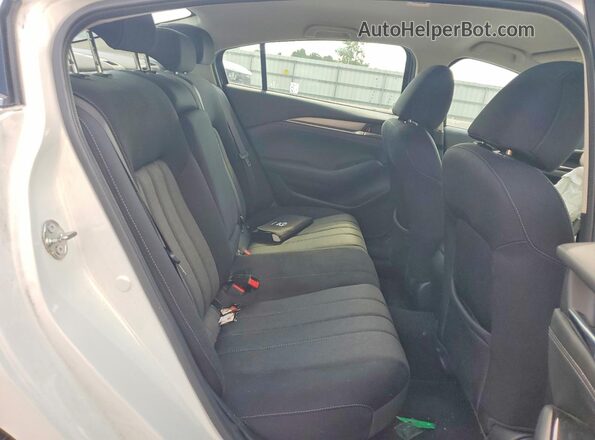 JM1GL1UM7J1332926 2018 MAZDA 6 White Вид задніх сидінь