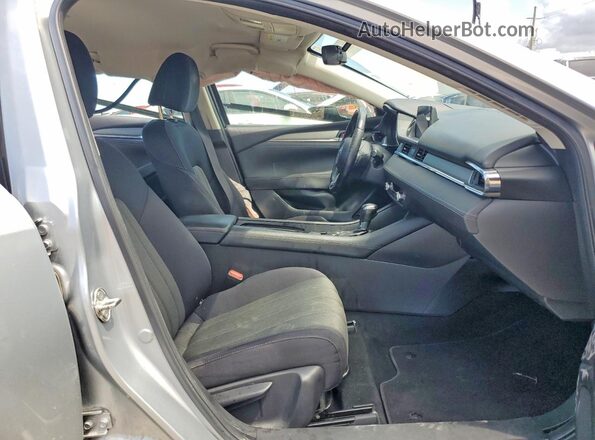 JM1GL1UM8J1319005 2018 MAZDA 6 Silver Front interior view