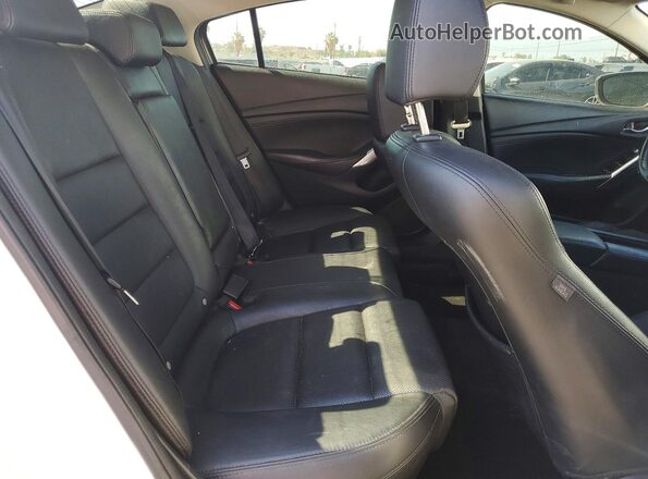 JM1GL1V5XH1108681 2017 MAZDA 6 White Vista de los asientos traseros