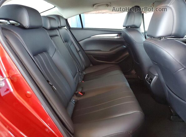 JM1GL1VM0K1507470 2019 MAZDA 6 Red Widok tylnych siedzeń