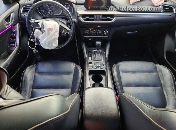 JM1GL1W50H1101057 2017 MAZDA 6 Black Dashboard view