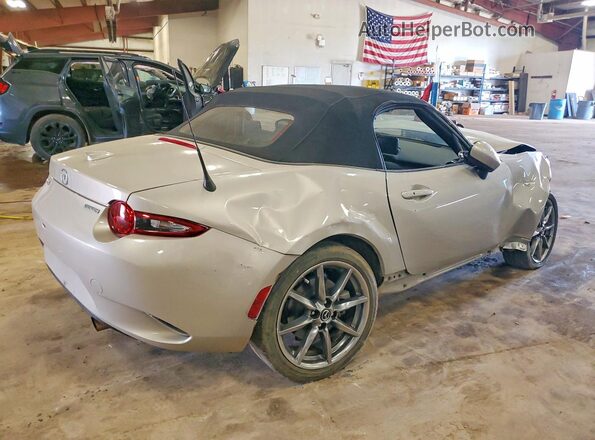 JM1NDAD73P0551900 2023 MAZDA MX-5 Серебряный Задняя правая четверть