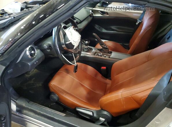 JM1NDAD73P0551900 2023 MAZDA MX-5 Серебряный Вид салона спереди