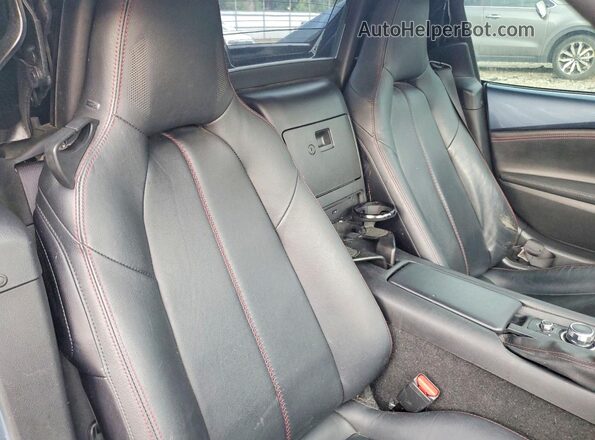 JM1NDAM71H0100028 2017 MAZDA MX-5 Blue Vista de los asientos traseros