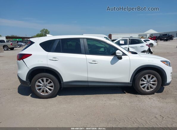 JM3KE2BY0G0859616 2016 MAZDA CX-5 White Vista interior trasera