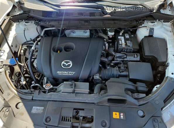 JM3KE2BY1G0883701 2016 MAZDA CX-5 White Vista del compartimento del motor