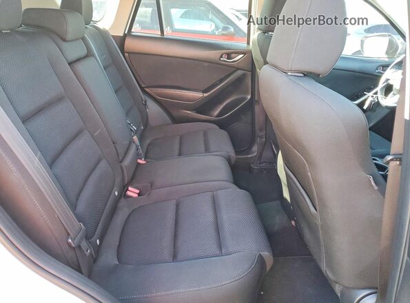 JM3KE2CY6G0797895 2016 MAZDA CX-5 White Vista interior trasera